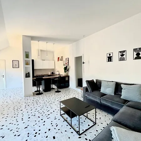 Апартаменты Casa Conce Two Metro Stops From The Colosseum *